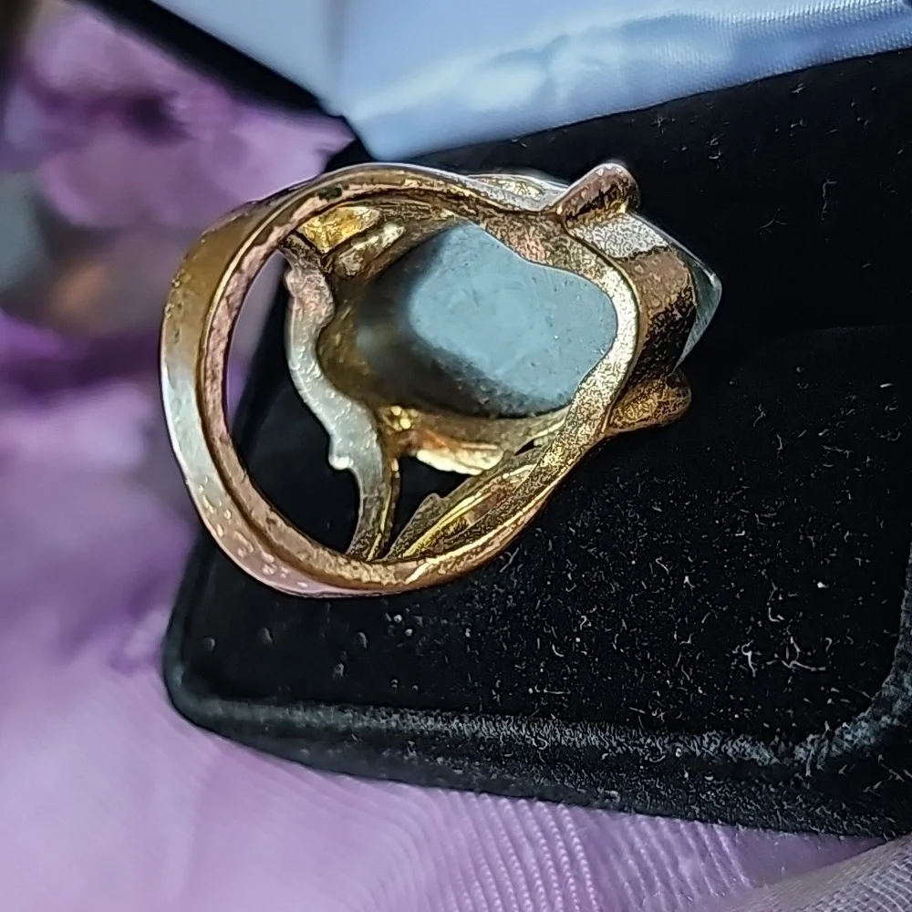 Ring - Picture 5 of 6
